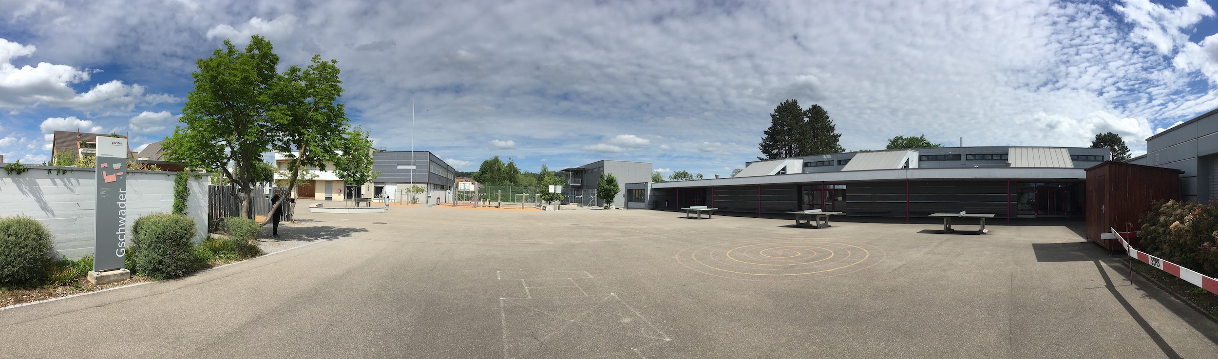 Schulhausplatz Gschwader